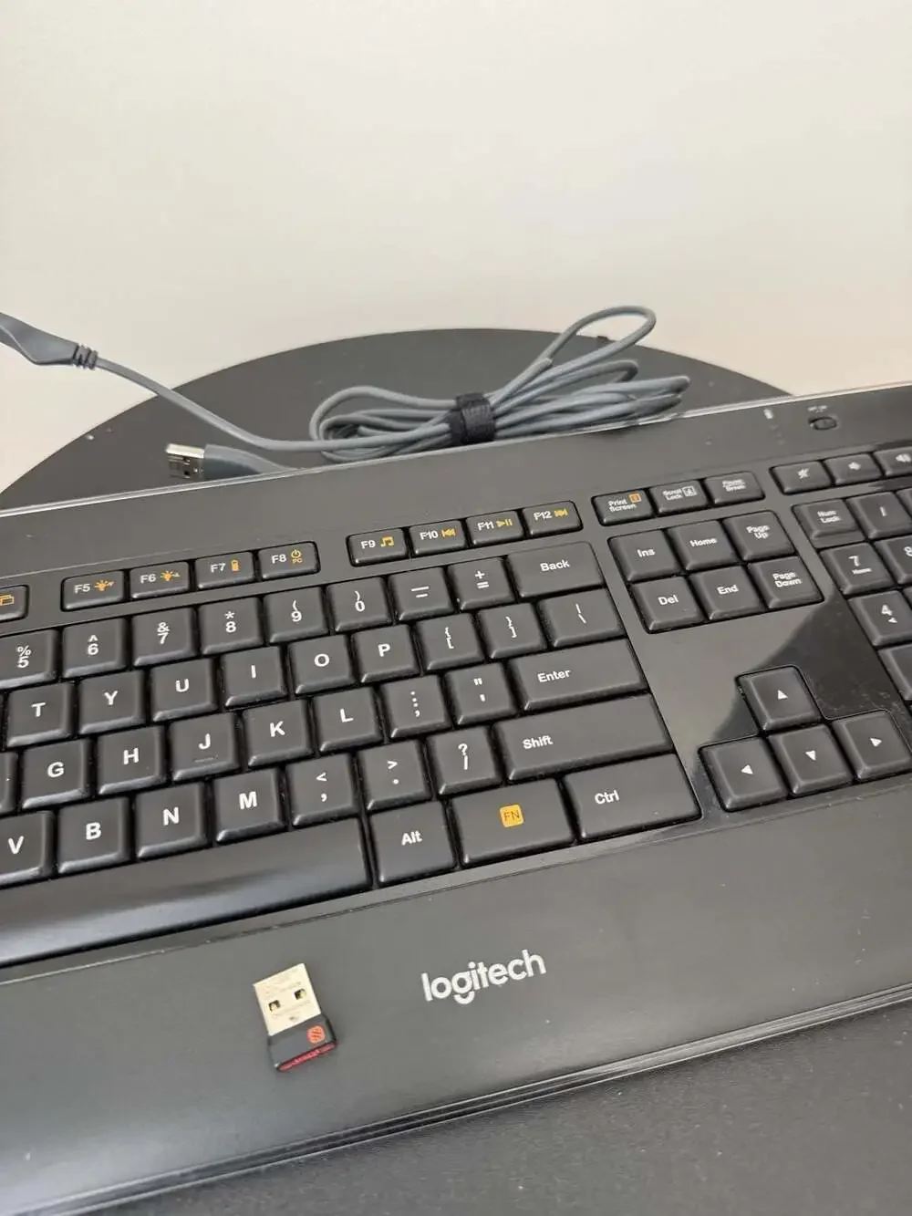 Logitech K800 Illuminated Wireless Keyboard w/dongle/cord- TESTED